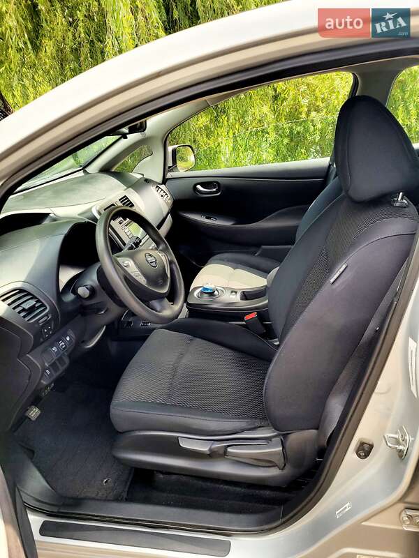 Хэтчбек Nissan Leaf 2016 в Ровно