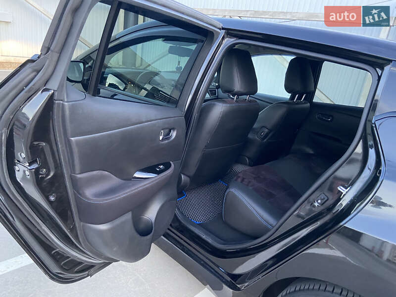 Хэтчбек Nissan Leaf 2018 в Киеве