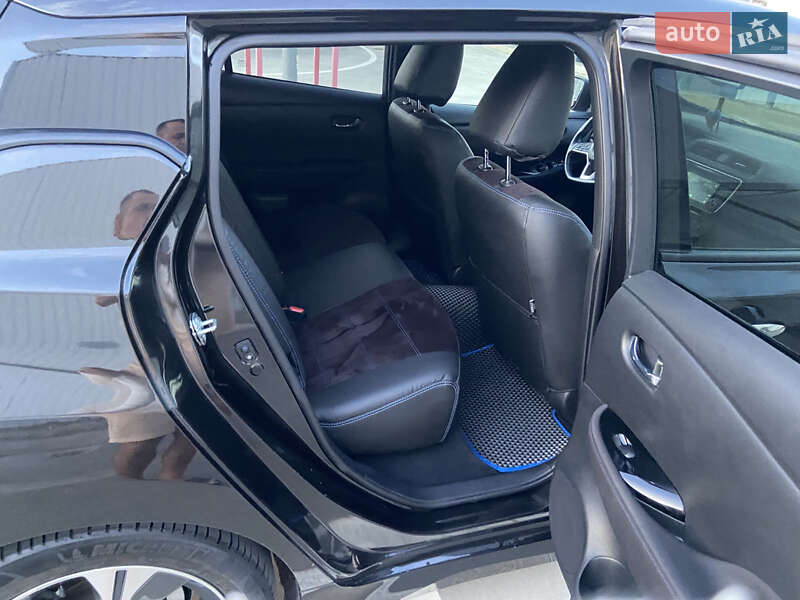 Хэтчбек Nissan Leaf 2018 в Киеве