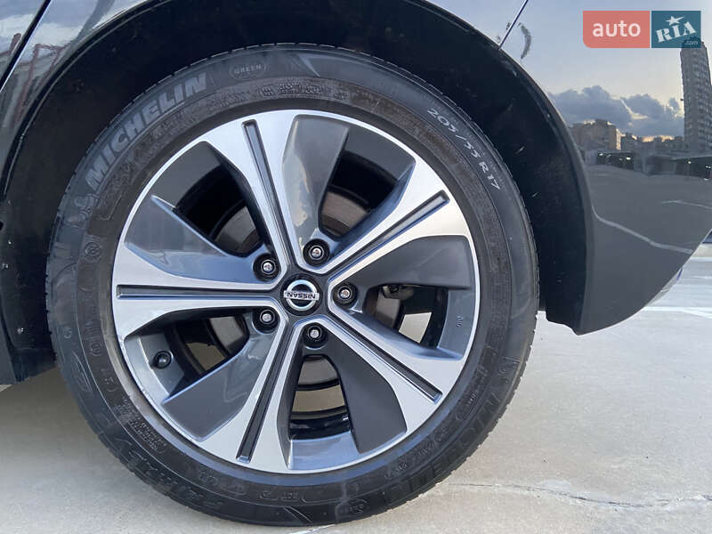 Хэтчбек Nissan Leaf 2018 в Киеве