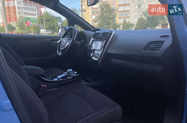 Хэтчбек Nissan Leaf 2013 в 