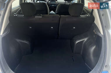 Хэтчбек Nissan Leaf 2013 в 