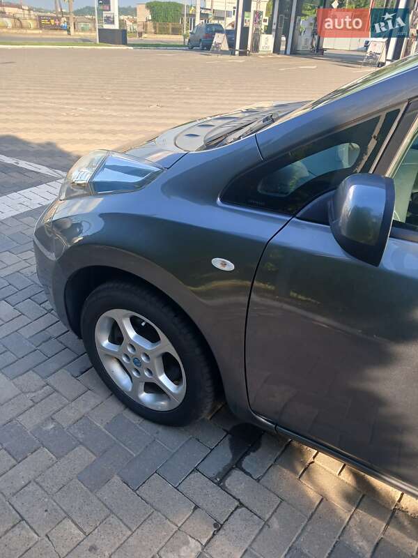 Хэтчбек Nissan Leaf 2014 в Черновцах