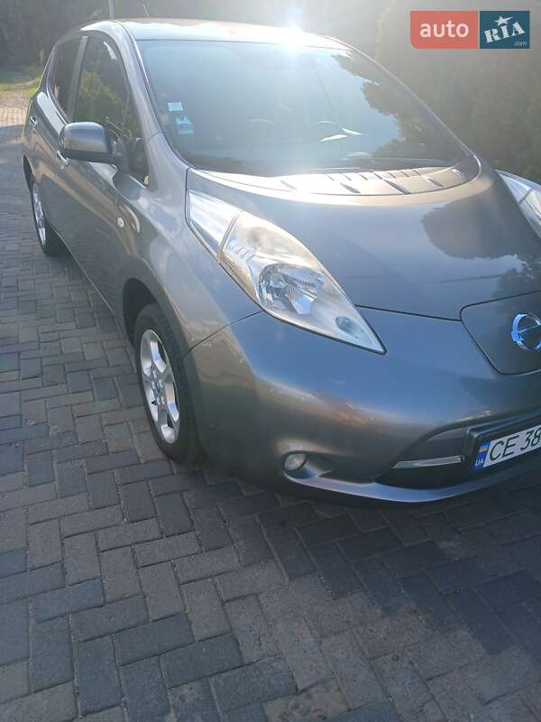 Хэтчбек Nissan Leaf 2014 в Черновцах