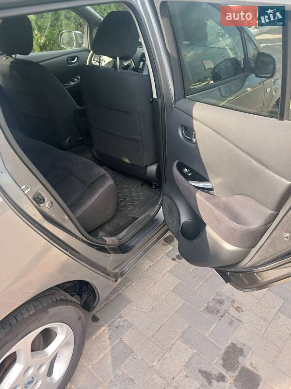 Хэтчбек Nissan Leaf 2014 в Черновцах