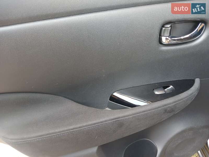 Хэтчбек Nissan Leaf 2014 в Черновцах