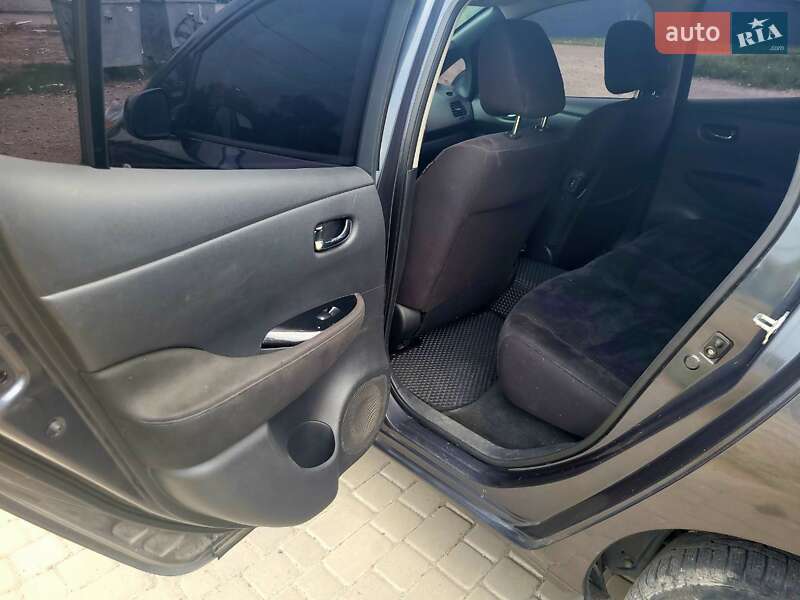 Хэтчбек Nissan Leaf 2013 в Днепре