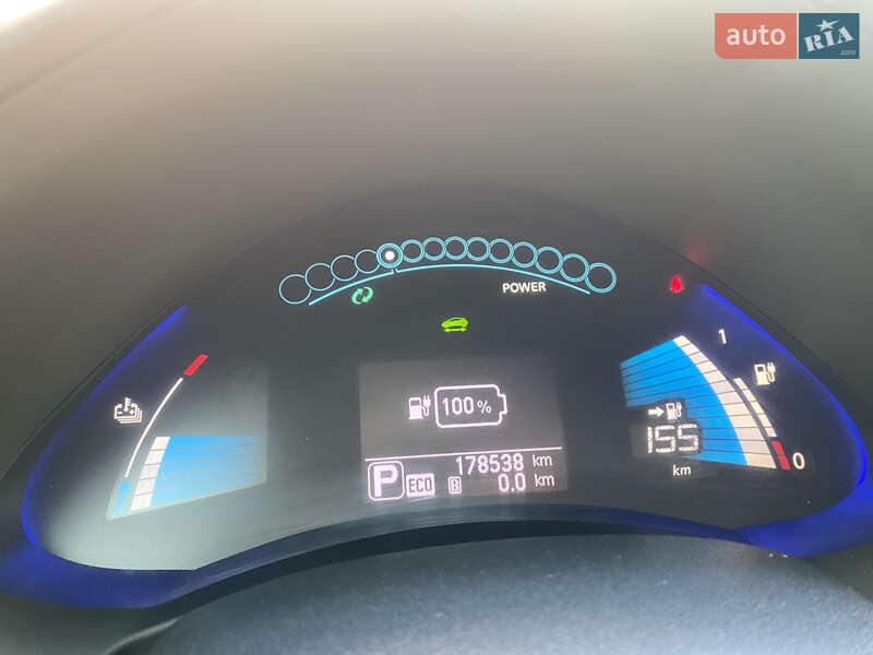 Хэтчбек Nissan Leaf 2017 в Хмельницком