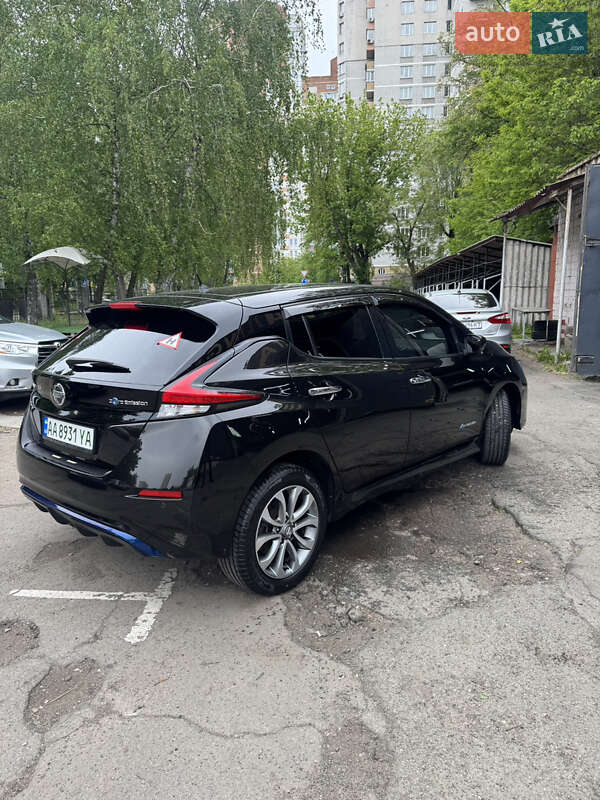 Хетчбек Nissan Leaf 2018 в Києві