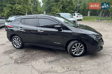 Хэтчбек Nissan Leaf 2018 в 