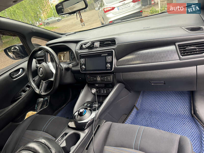 Хетчбек Nissan Leaf 2018 в Києві
