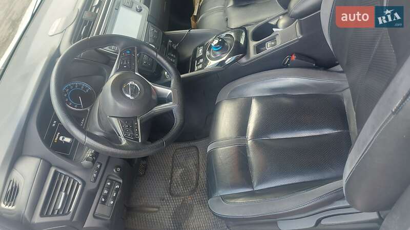 Хэтчбек Nissan Leaf 2018 в Киеве