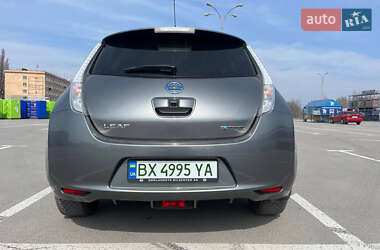 Хэтчбек Nissan Leaf 2016 в 