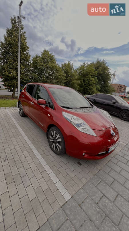 Хетчбек Nissan Leaf 2016 в Рівному