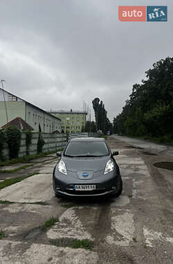 Хэтчбек Nissan Leaf 2015 в Киеве