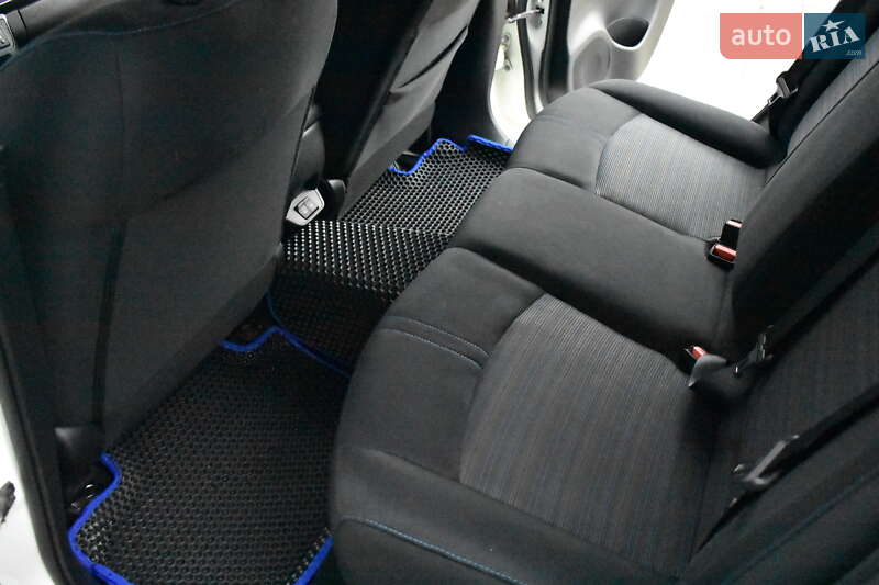 Хетчбек Nissan Leaf 2019 в Долині