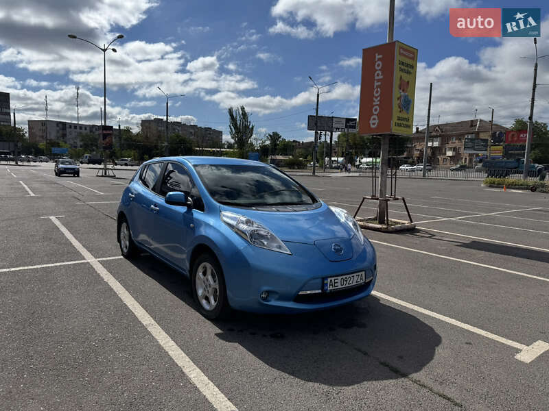 Хетчбек Nissan Leaf 2011 в Кривому Розі