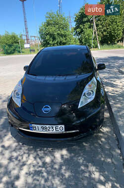 Хэтчбек Nissan Leaf 2013 в Миргороде