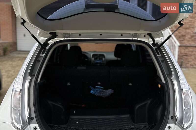 Хэтчбек Nissan Leaf 2016 в Черкассах