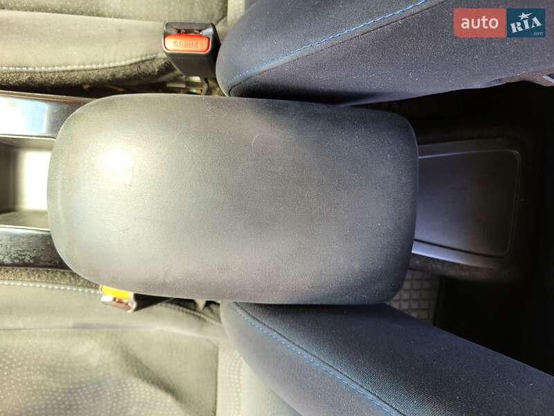 Хэтчбек Nissan Leaf 2014 в Киеве фото 135 Хэтчбек Nissan Leaf 2014 в Киеве