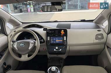 Хэтчбек Nissan Leaf 2012 в 