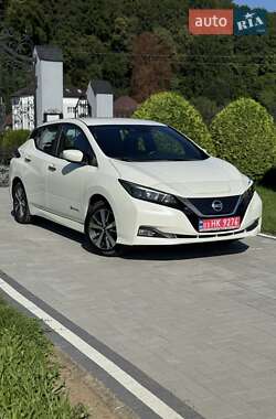 Хетчбек Nissan Leaf 2020 в Долині