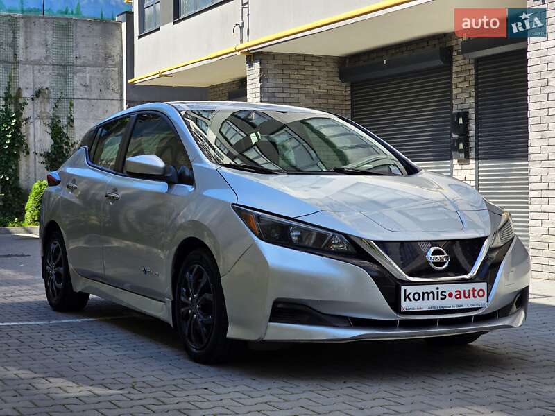 Хэтчбек Nissan Leaf 2018 в Хмельницком