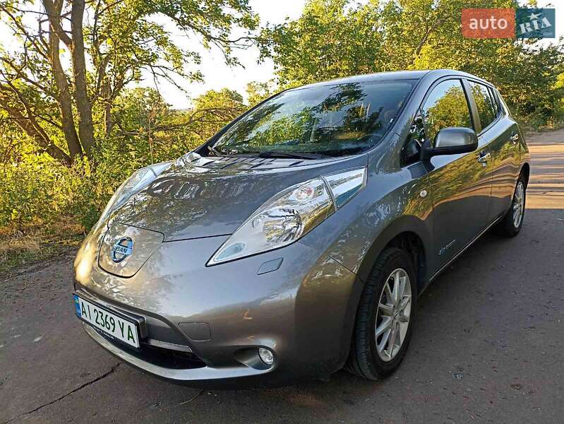Хетчбек Nissan Leaf 2014 в Тетієві