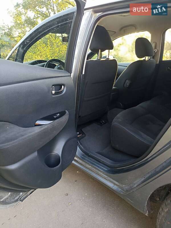 Хетчбек Nissan Leaf 2014 в Тетієві