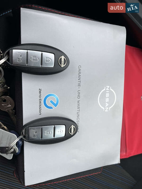 Хэтчбек Nissan Leaf 2022 в Черновцах