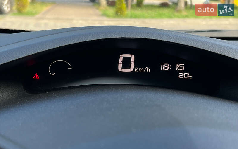 Хэтчбек Nissan Leaf 2016 в Львове