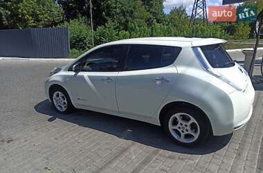 Хэтчбек Nissan Leaf 2012 в Днепре