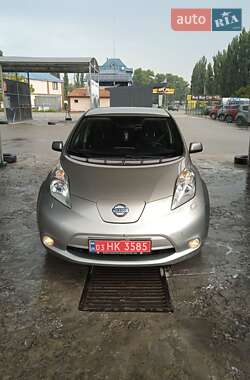 Хетчбек Nissan Leaf 2015 в Кам'янець-Подільському