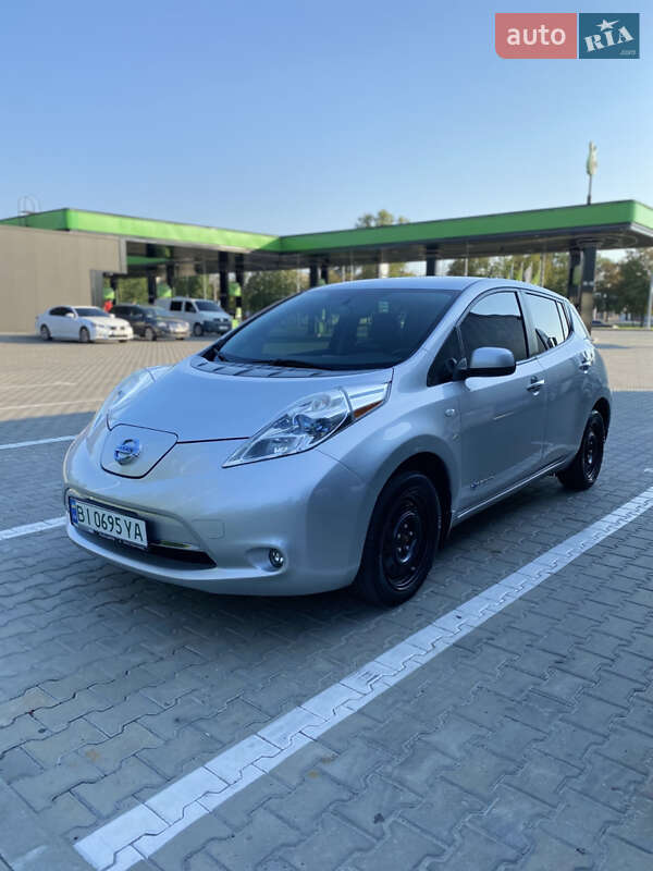 Хэтчбек Nissan Leaf 2014 в Кременчуге