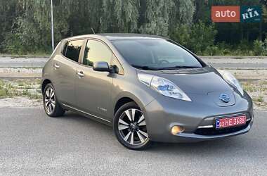 Хетчбек Nissan Leaf 2015 в Дніпрі