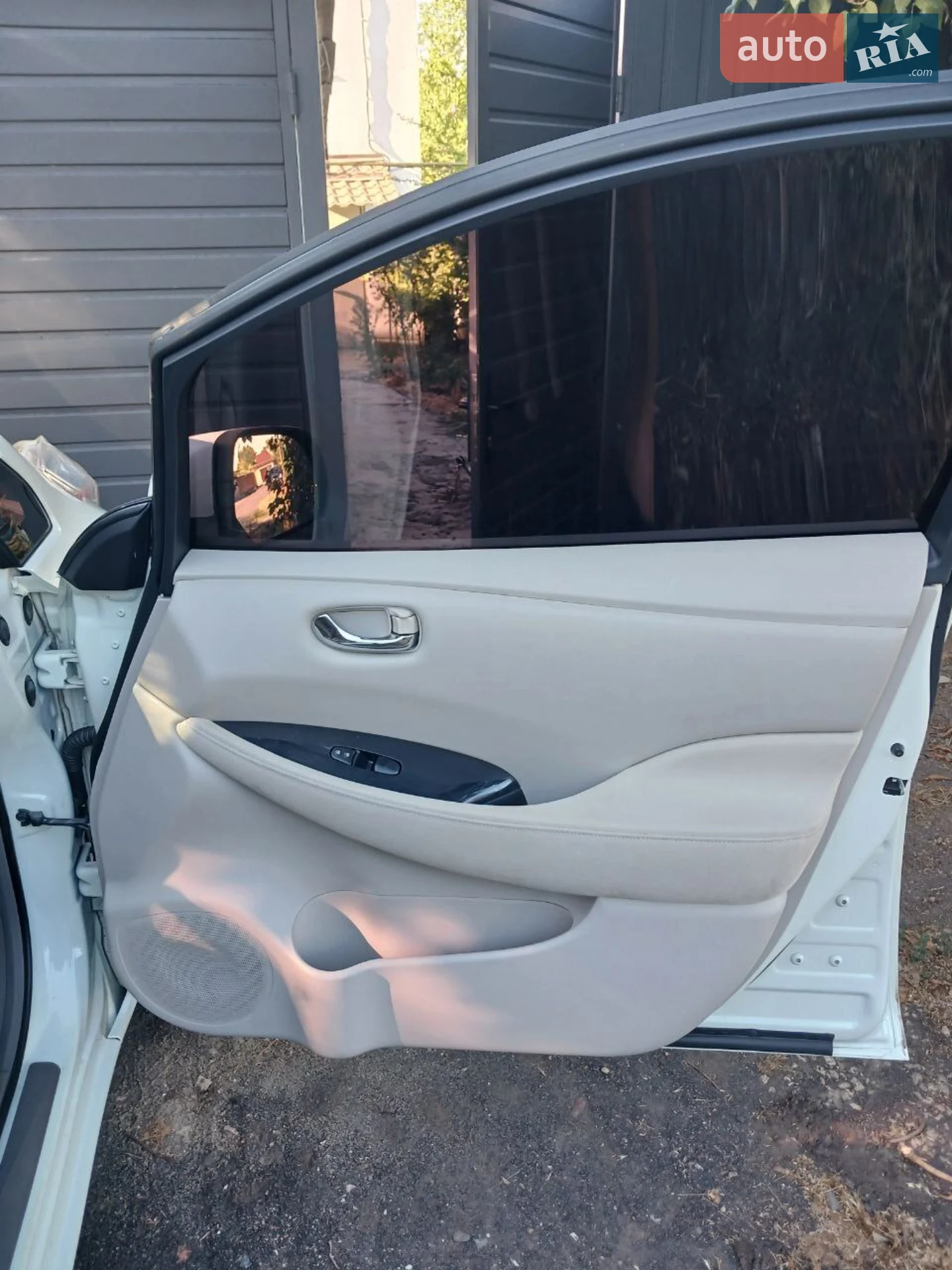 2012 Nissan Leaf - мініатюра 27