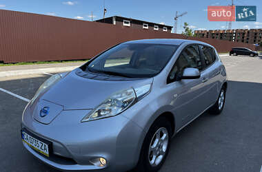 Хэтчбек Nissan Leaf 2011 в Умани