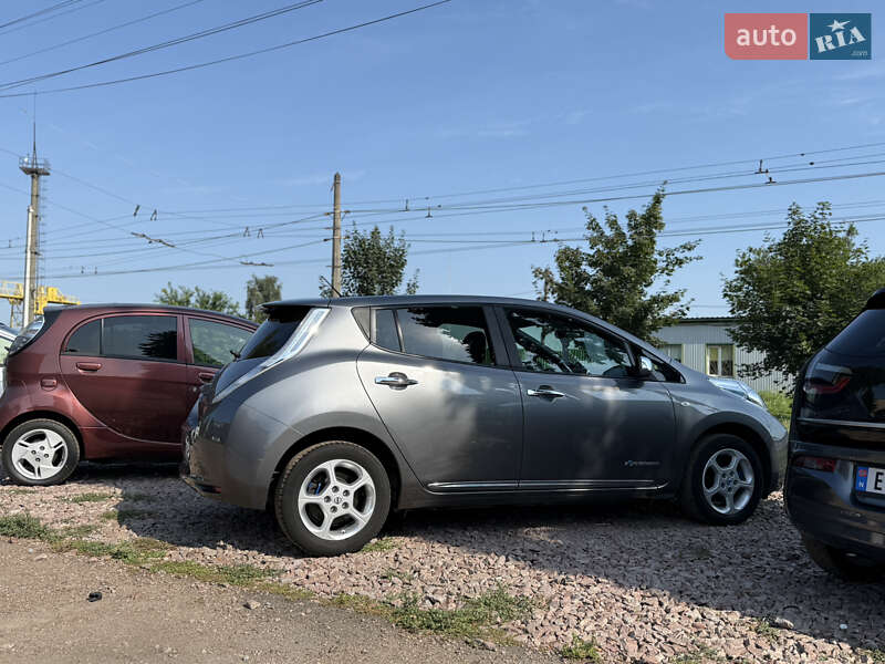 Хэтчбек Nissan Leaf 2015 в Житомире фото 5 Хэтчбек Nissan Leaf 2015 в Житомире
