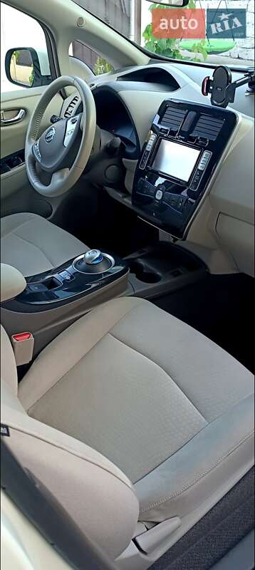 Хэтчбек Nissan Leaf 2012 в Одессе