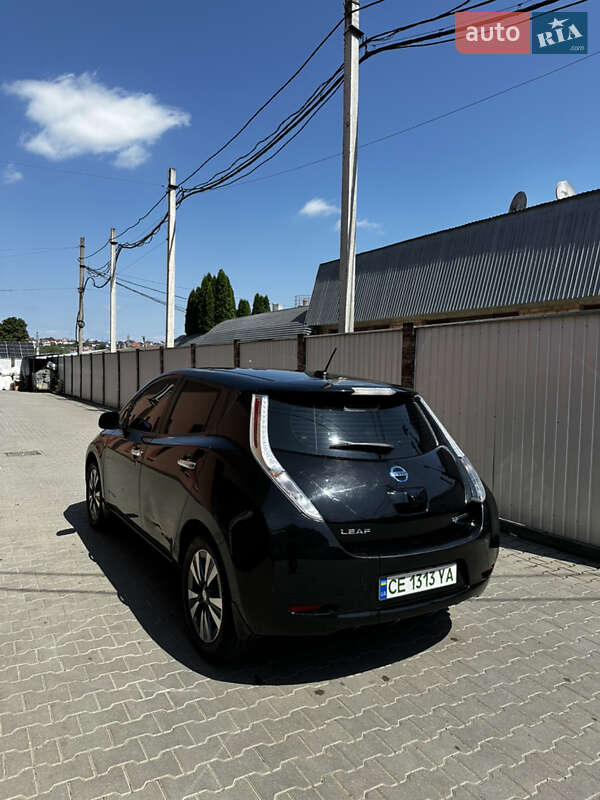 Хэтчбек Nissan Leaf 2015 в Черновцах