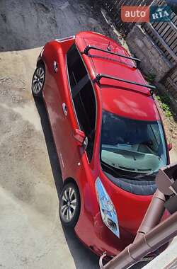 Хетчбек Nissan Leaf 2015 в Києві