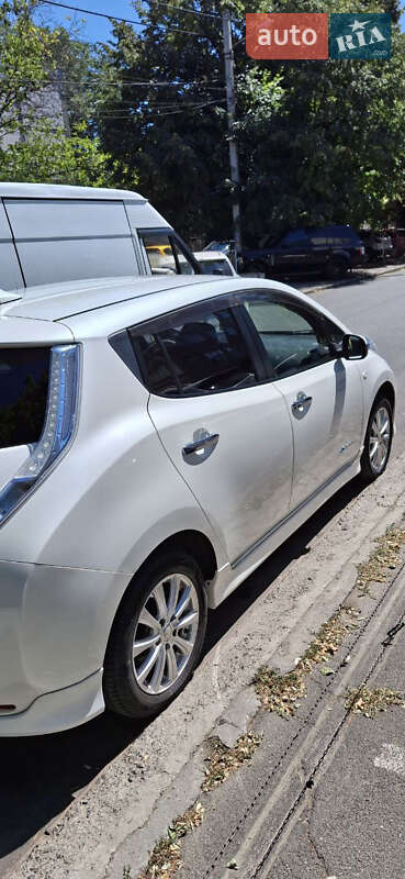 Хэтчбек Nissan Leaf 2014 в Одессе