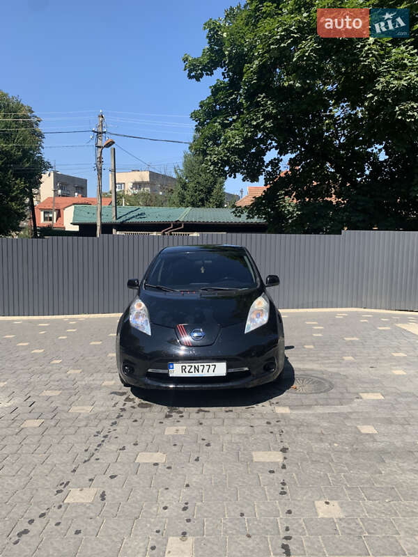 Хэтчбек Nissan Leaf 2014 в Ужгороде