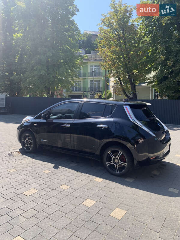 Хэтчбек Nissan Leaf 2014 в Ужгороде