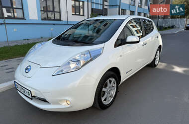 Хэтчбек Nissan Leaf 2013 в Ровно
