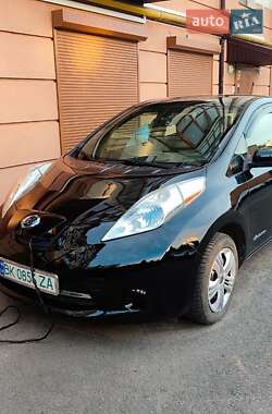 Хэтчбек Nissan Leaf 2013 в Ровно