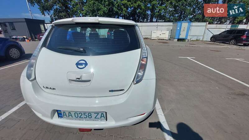 Хэтчбек Nissan Leaf 2017 в Киеве