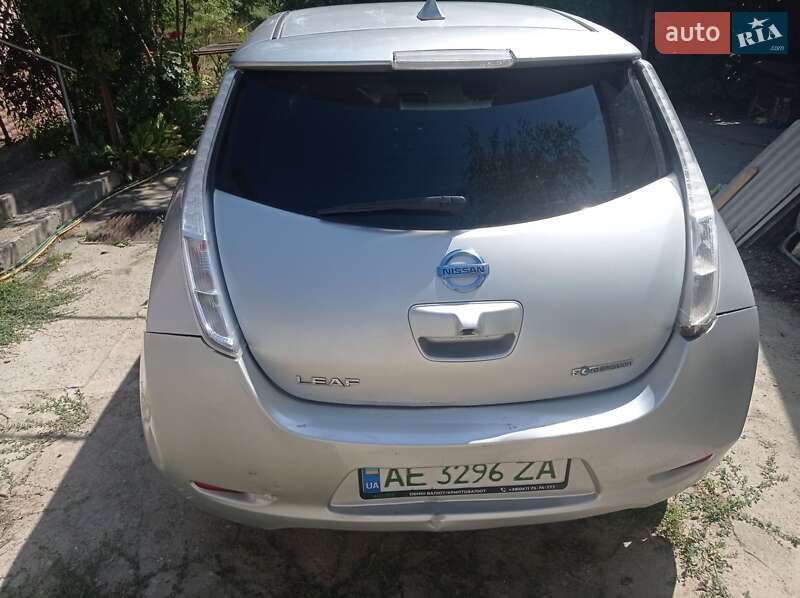 Хэтчбек Nissan Leaf 2014 в Днепре