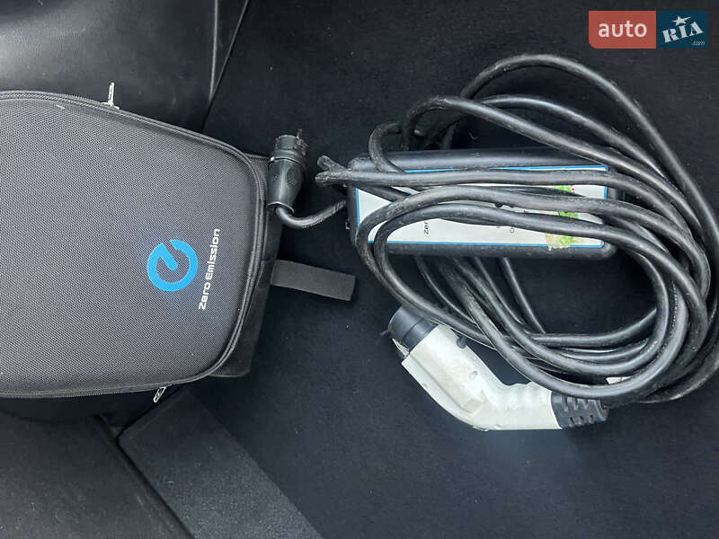 Хэтчбек Nissan Leaf 2013 в Киеве фото 14 Хэтчбек Nissan Leaf 2013 в Киеве