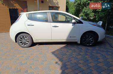 Хэтчбек Nissan Leaf 2015 в Ровно